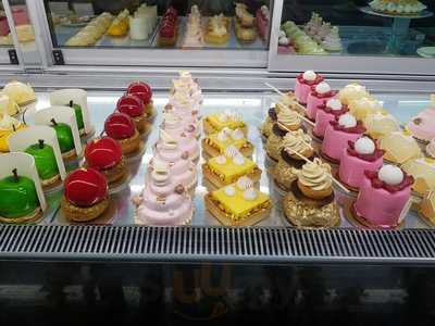 Louis Sergeant Sweet Couture