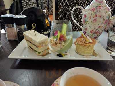 Louis Sergeant Sweet Couture