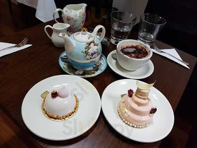 Louis Sergeant Sweet Couture