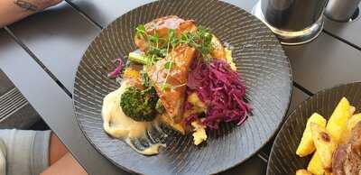 Good Eastern Taphouse