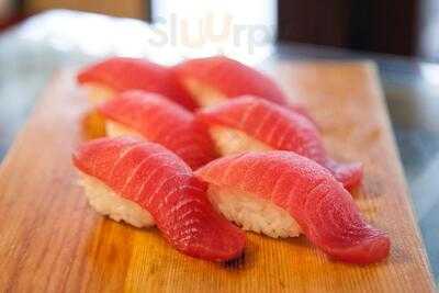 Hikari Sushi Bar & Japanese Cuisine