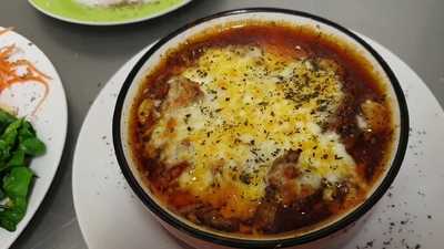 Rhodes Cafe N Restaurant