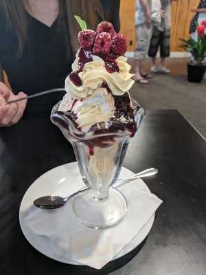 Oneforty Bar & Eatery