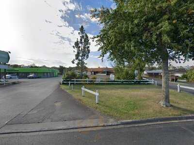 Oneforty Bar & Eatery