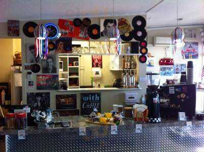 Violet's Coffee @ Pit Lane