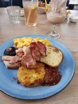 Village Green Cafe & Bar