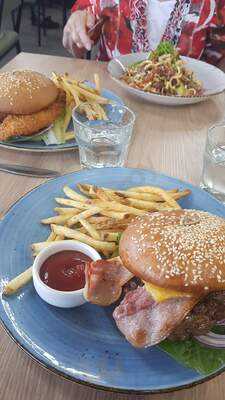 Village Green Cafe & Bar