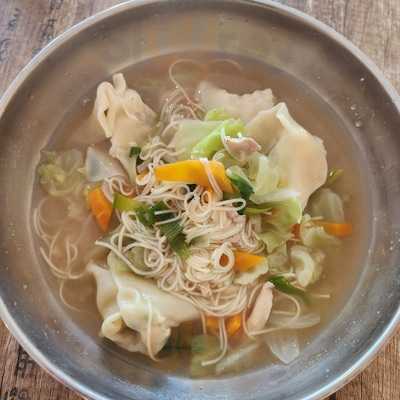 Mudan Tearoom & Eatery