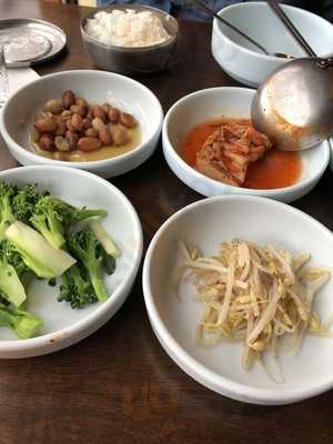 Kim's Korean Resturant And Bar