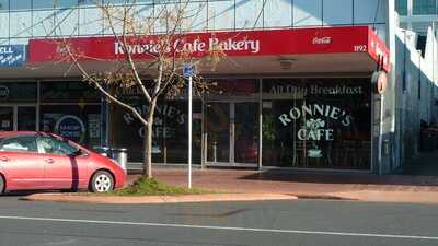 Ronnies Cafe & Baker