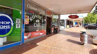 Ronnies Cafe & Baker