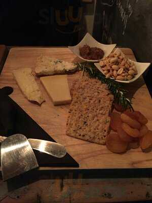 The Institution Craft Beer & Cocktail Bar