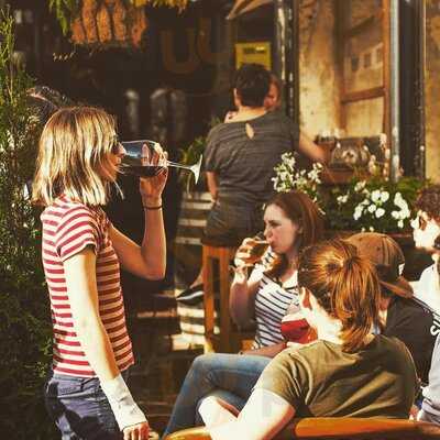 Vesuvio Jazz & Tapas Bar