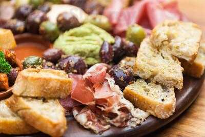 Vesuvio Jazz & Tapas Bar