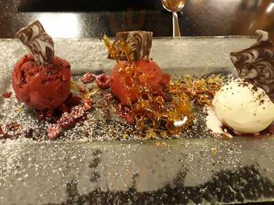 Mcgavin's Restaurant And Bar