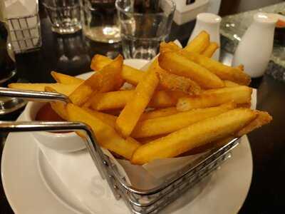 Mcgavin's Restaurant And Bar