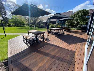 Mcgavin's Restaurant And Bar