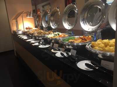 Mcgavin's Restaurant And Bar