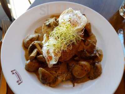 Bailies Bar And Restaurant