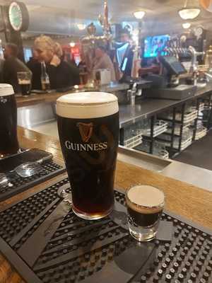 Bailies Bar And Restaurant