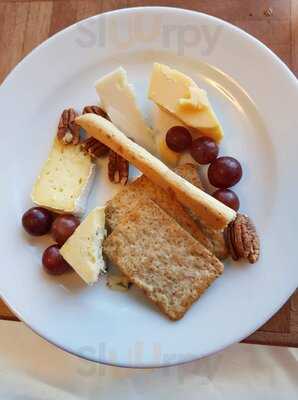 Whitby's Restaurant & Bar