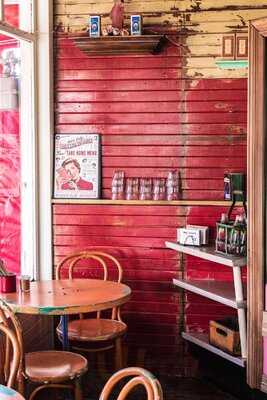 Queen Sally's Diamond Deli