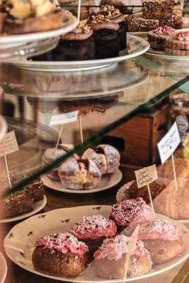 Queen Sally's Diamond Deli