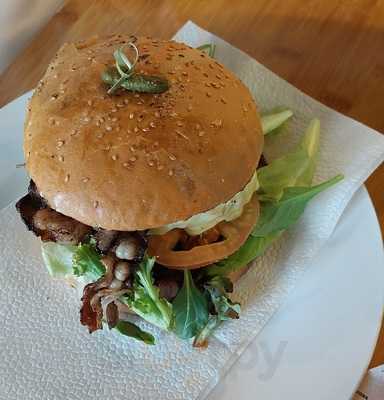 Gourmet Burger & Brew Kitchen