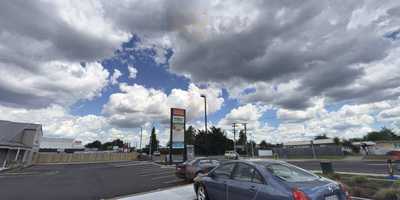 Avalon Noodle And Fastfood