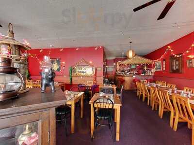 Phuthai Esarn Restaurant