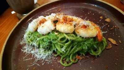 Between Cafe & Eatery