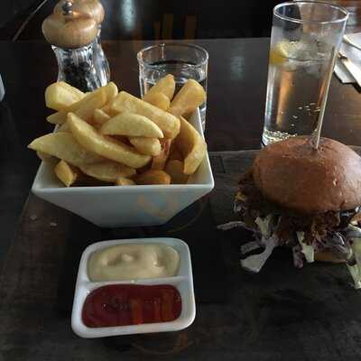 Concrete Bar & Restaurant