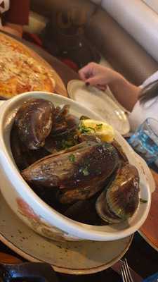 Breakers Cafe And Bar