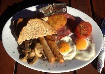 Breakers Cafe And Bar