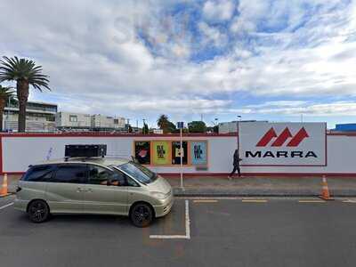 Breakers Cafe And Bar