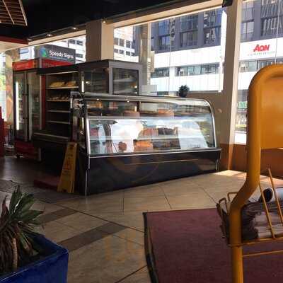 Ronnies Cafe And Bakery