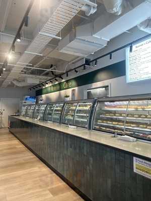 Ronnies Cafe And Bakery