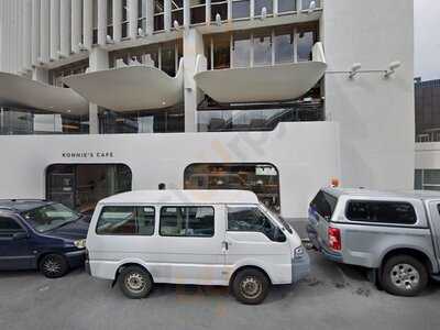 Ronnies Cafe And Bakery