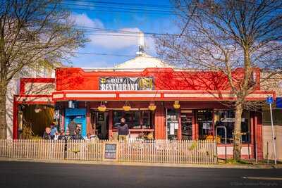 The Realm Tavern And Grill