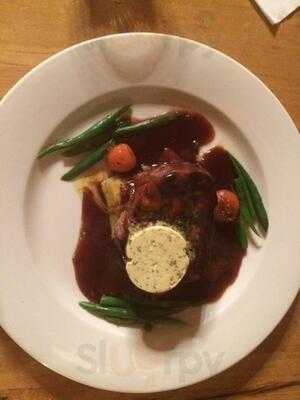 The Realm Tavern And Grill