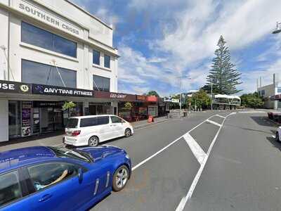 Sanehs Thai Restaurant