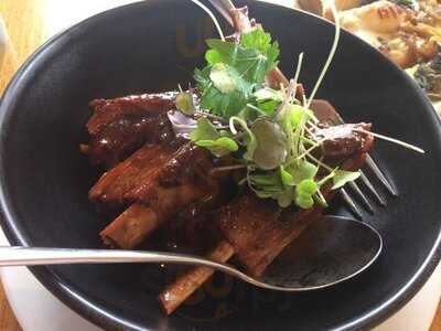 Banque Oyster Bar & Eatery