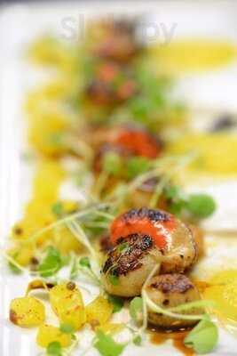 Banque Oyster Bar & Eatery