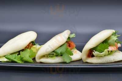 Banque Oyster Bar & Eatery