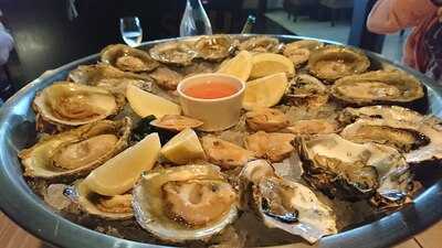Banque Oyster Bar & Eatery
