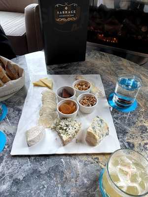 Sabrage Champagne Bar