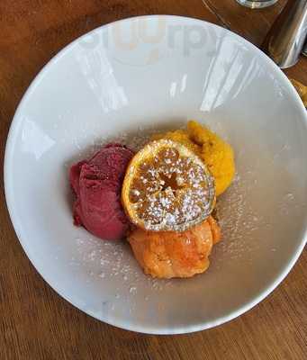 Salinity Restaurant & Bar