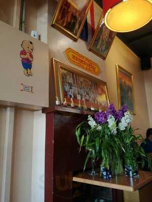 Zap 2 Thai Cafe & Bar