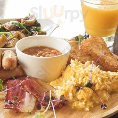 Bistro 169 Restaurant & Bar