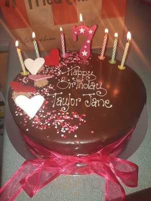 Divine Cakes & Desserts